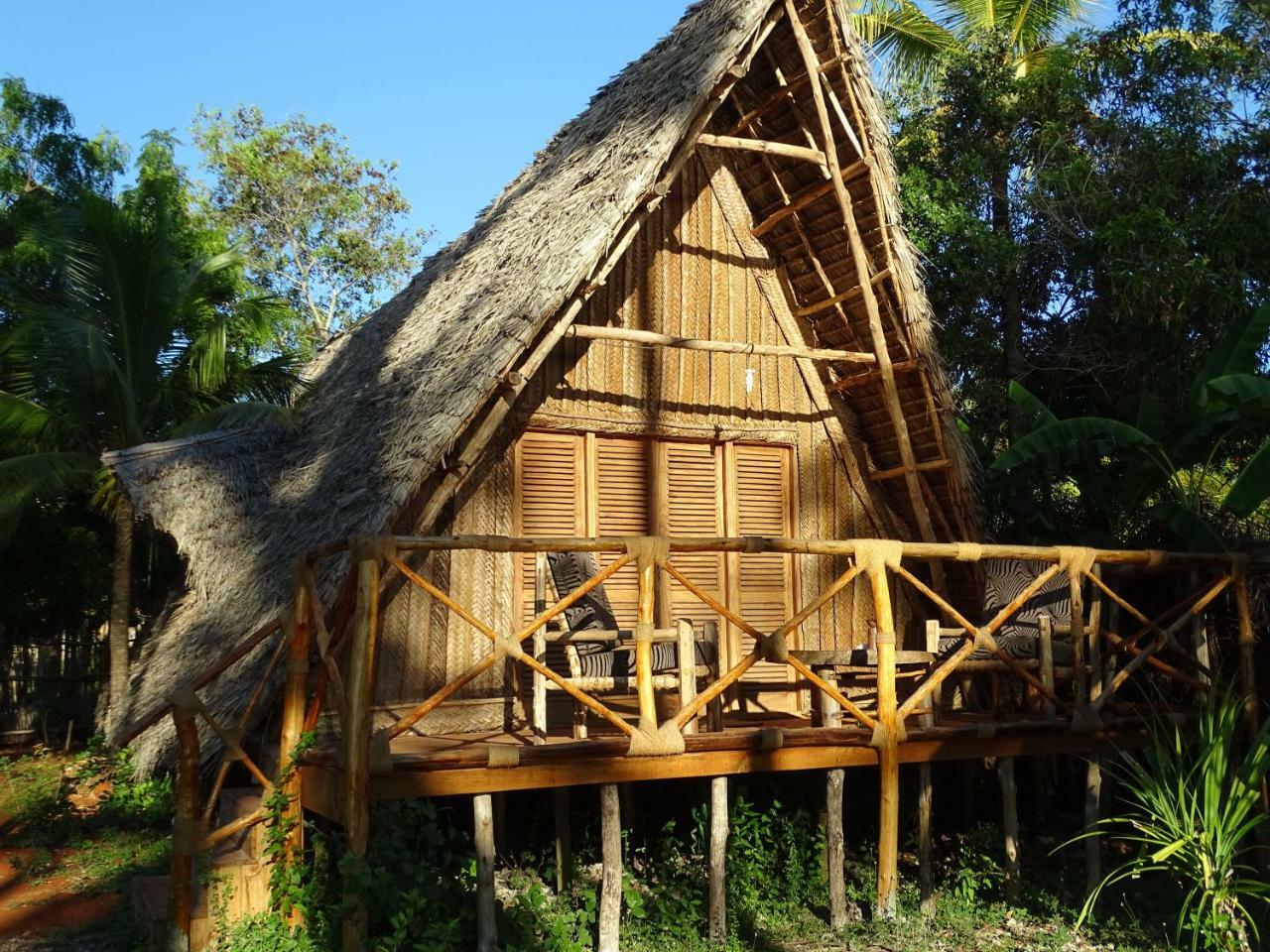 Coco Reef Lodge *